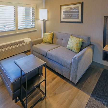 Best Western Plus Hilltop Inn Redding Exterior foto