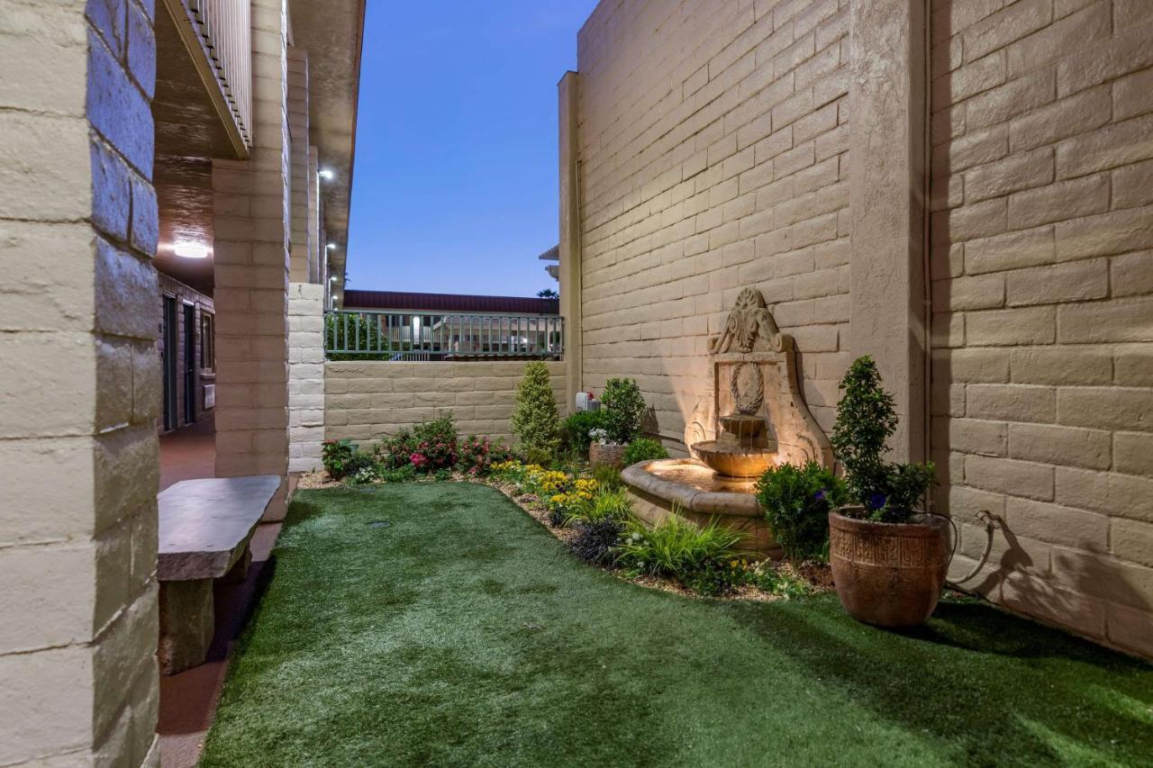 Best Western Plus Hilltop Inn Redding Exterior foto