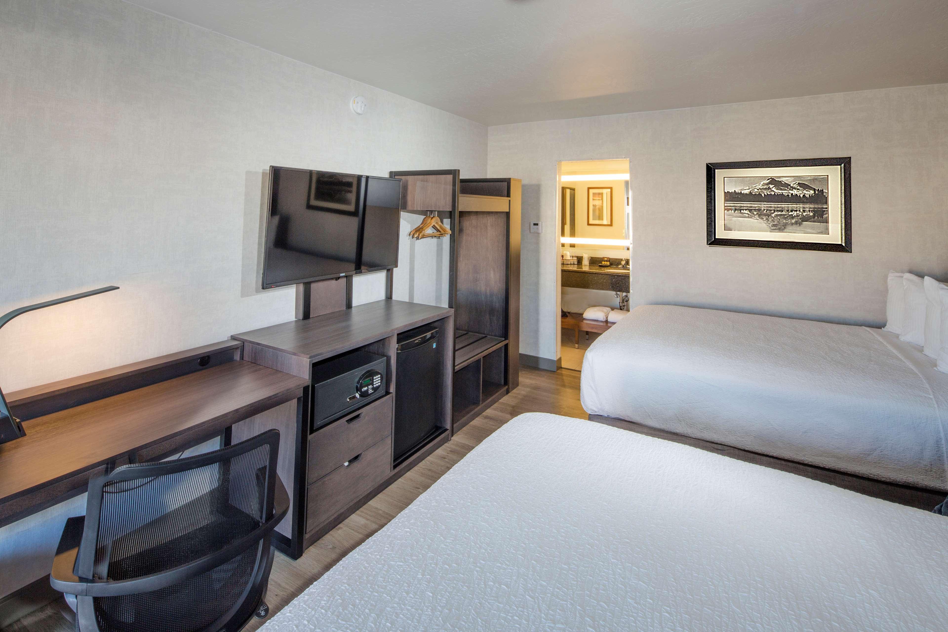 Best Western Plus Hilltop Inn Redding Exterior foto