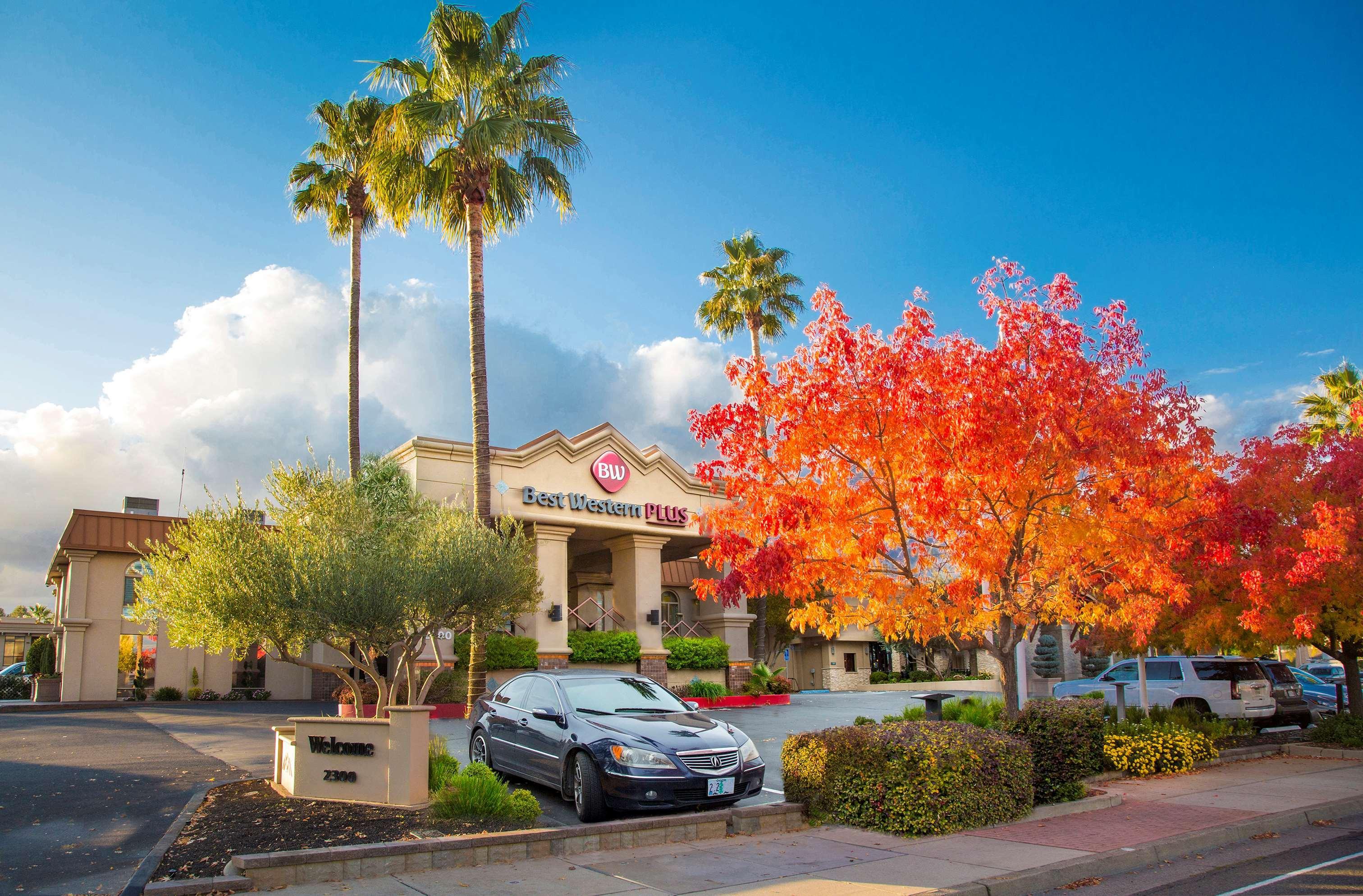Best Western Plus Hilltop Inn Redding Exterior foto